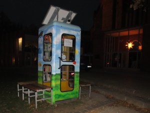 BücherboXX Luftbrücke by Night