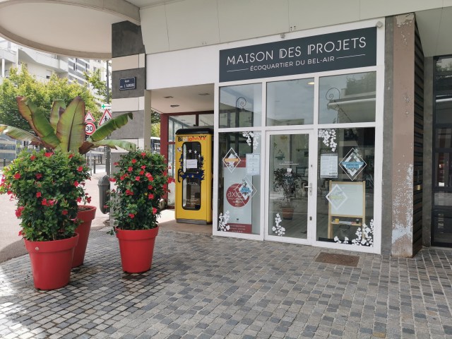 BücherboXX: Deutsches Modell in Saint Germain-en-Laye (France)